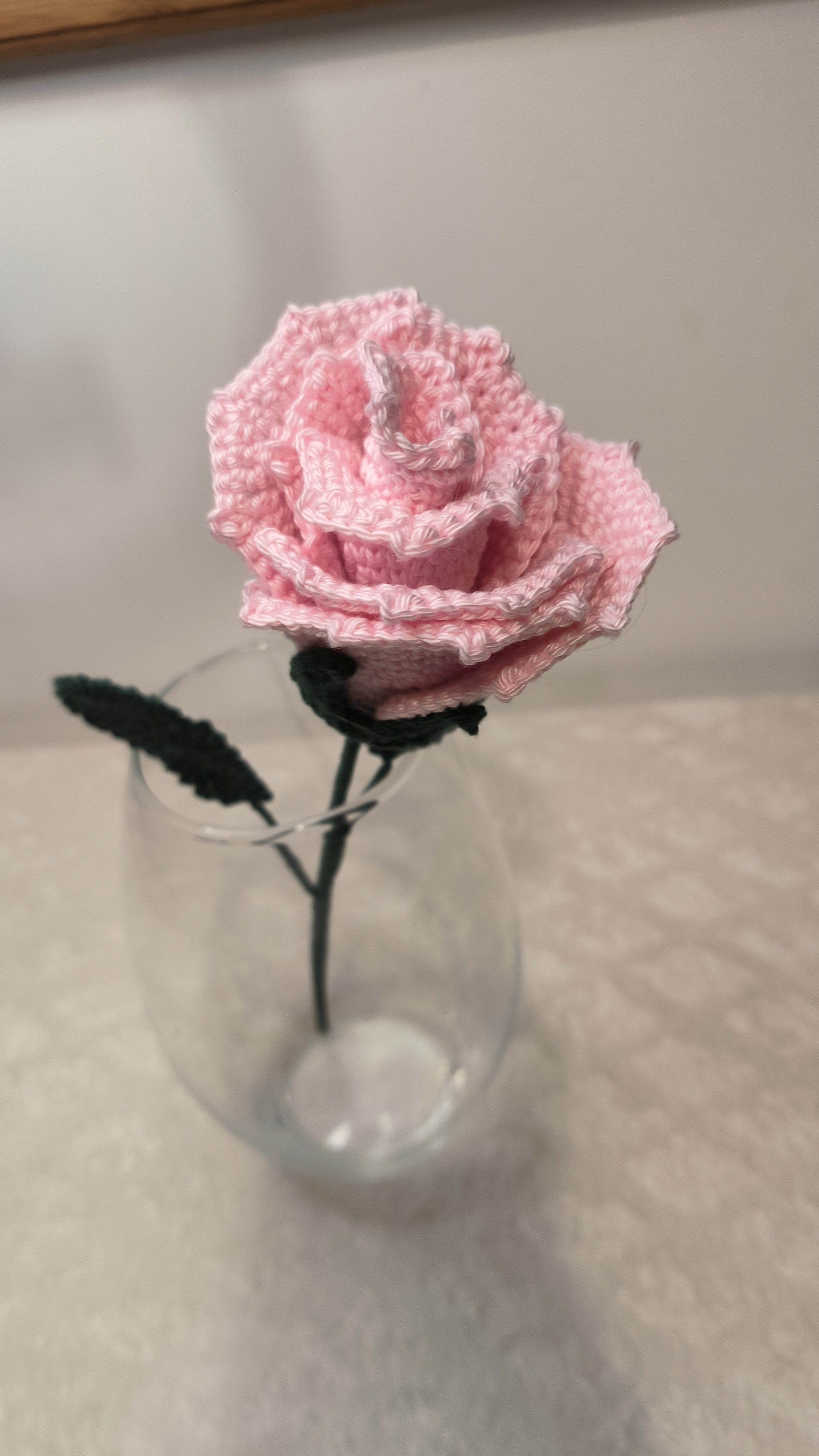 Rose au Crochet 🖤 Fait Main avec Finesse | Fleur Éternelle Décorative