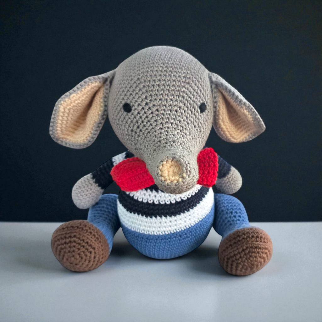 Éléphant en crochet fait main 🖤 Doudou unique & artisanal