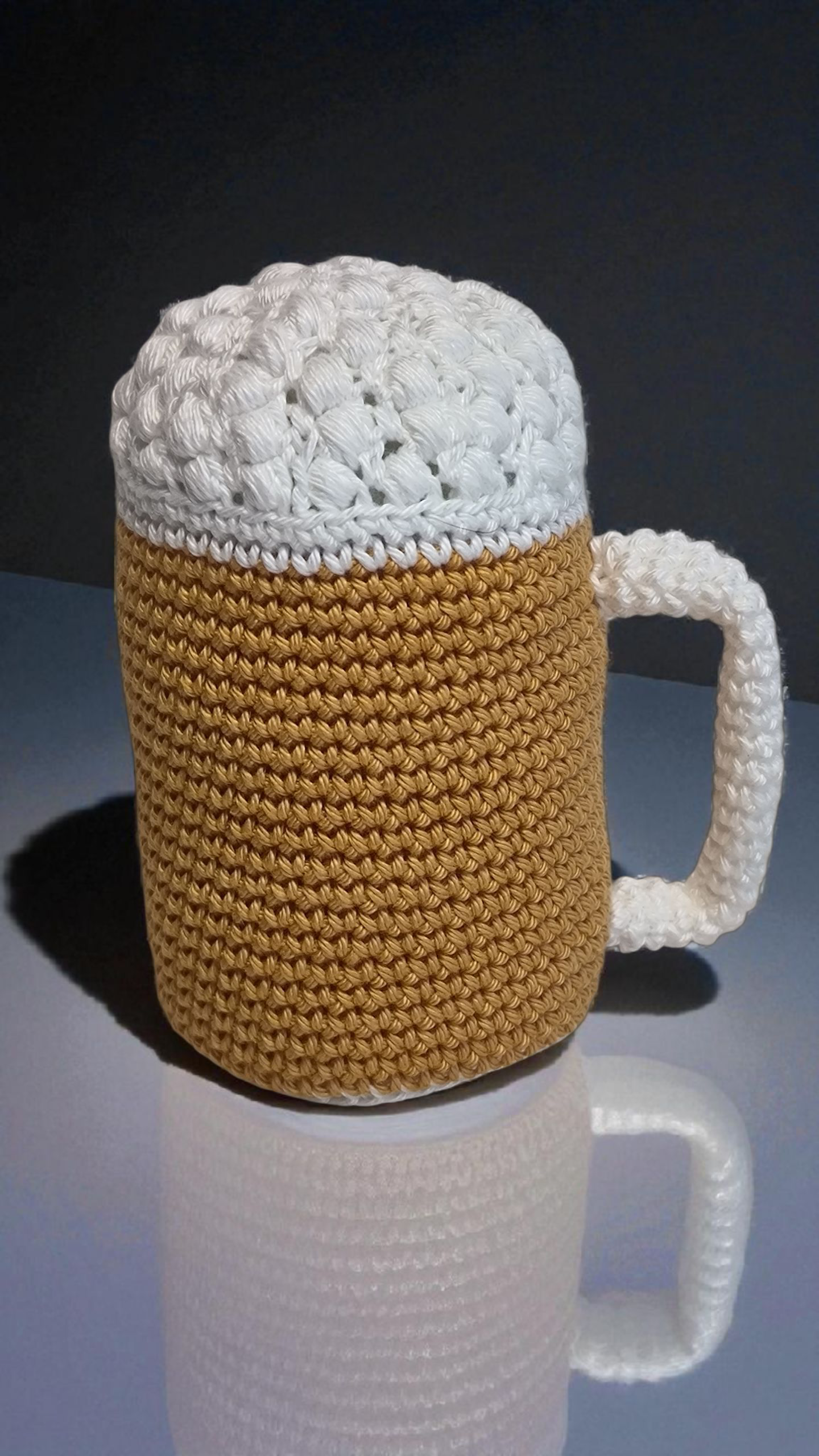 Peluche “Beer Lover” au crochet 🖤Chope de bière mousseuse artisanale