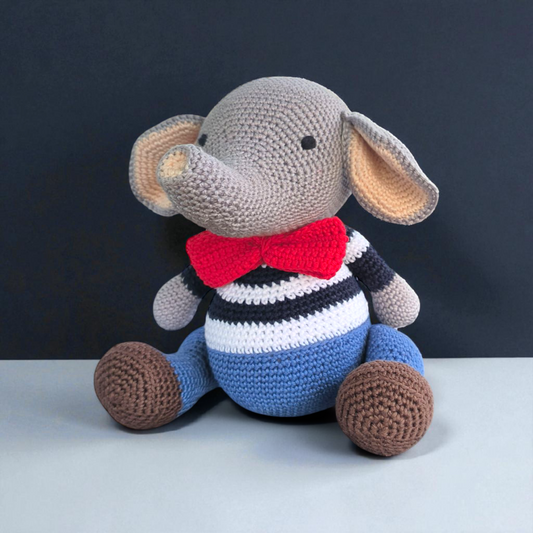 Éléphant en crochet fait main 🖤 Doudou unique & artisanal