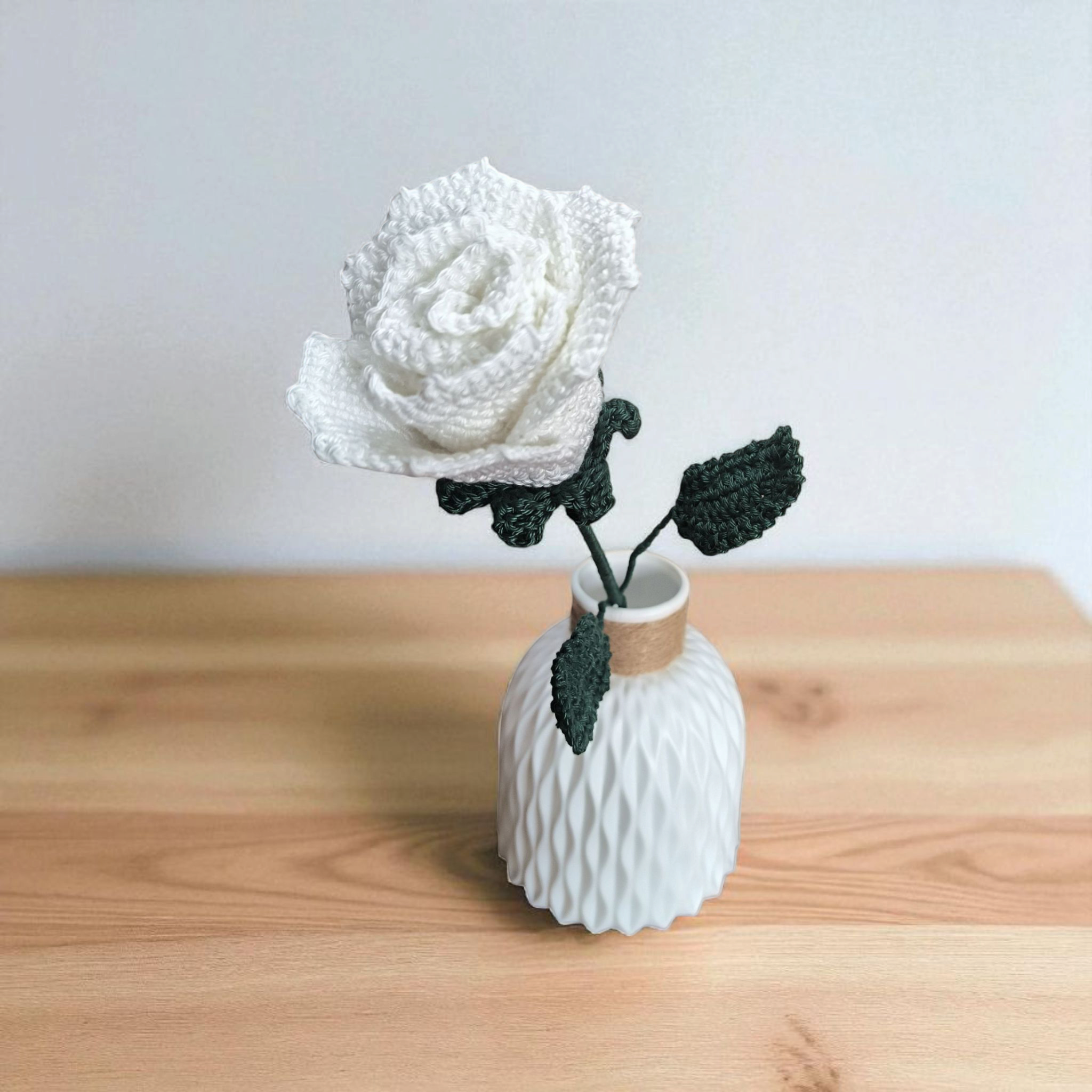 Rose au Crochet 🖤 Fait Main avec Finesse | Fleur Éternelle Décorative